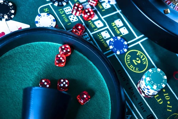 mpire88 Starburst dealer conducting live blackjack round